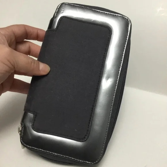 Guerlain Wallet - Picture 11 of 16